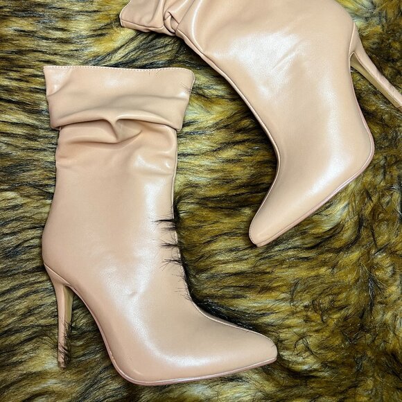 Elegant Beige Women's Boots - Picture 1 of 1